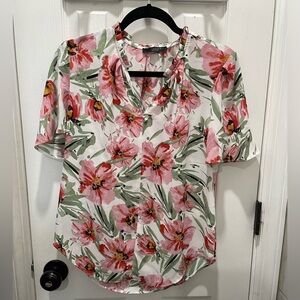 🆕 T Tahari Vintage Floral Print Blouse 🆕